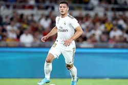 Real Madrid: Jovic bị chôn vùi dưới áp lực