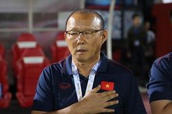 HLV Park Hang Seo cảm thông với đồng nghiệp McMenemy, tự hào về các học trò