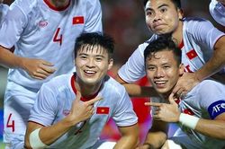 Duy Mạnh ăn mừng bàn thắng dễ nhất trong sự nghiệp