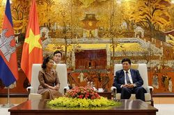 Tăng cường trao đổi kinh nghiệm, hợp tác giữa Hà Nội-Phnom Penh