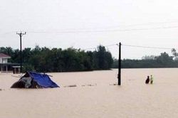 Mưa lớn kéo dài khiến nhiều địa phương tại Hà Tĩnh bị ngập lụt