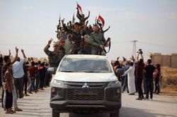 Lực lượng chính phủ Syria triển khai quân dọc biên giới Thổ Nhĩ Kỳ, sắp xảy ra đụng độ nảy lửa