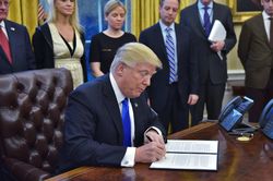 Ông Trump 'tung đòn mới' với Thổ Nhĩ Kỳ
