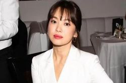 Song Hye Kyo hủy tham dự sự kiện để tưởng nhớ Sulli