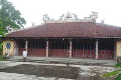 Di tích đình làng Hiền Sỹ (Huyện Phong Điền, TT- Huế): Kẻ gian 'đục tường, phá khóa' lấy cắp cổ vật quý hiếm