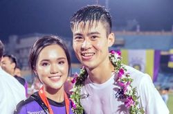 Bạn gái hotgirl của Duy Mạnh gây 'bão' vì khả năng dự đoán 'như thần'