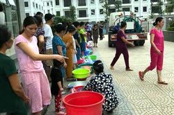 Hơn 2.000 cuộc gọi cầu cứu ngày đêm xin tiếp nước giữa Thủ đô