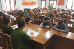 Phát hiện 16 cô gái thác loạn ma túy cùng nhóm thanh niên trong quán Karaoke