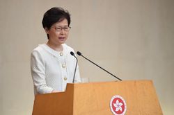Lãnh đạo Hong Kong buộc phải dừng phát biểu vì sự phản đối của nghị sỹ
