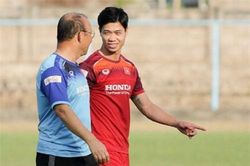'Sốc' với lý do HLV Park Hang Seo 'trảm' Công Phượng
