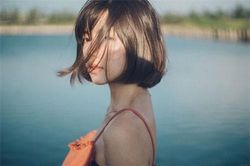 Chị em cần nhớ là phụ nữ đừng nên yêu bằng tai, hãy yêu bằng lý trí!