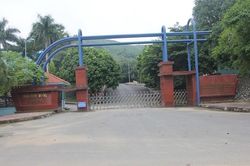 Công ty Sông Đà thông báo tạm ngừng cấp nước sau sự cố nhiễm dầu thải, tiến hành súc xả toàn bộ đường ống truyền nước sạch