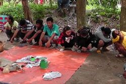 Triệt phá trường gà ở vùng quê