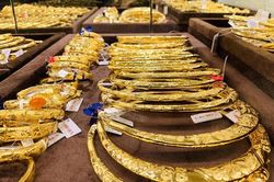 Giá vàng lao dốc không phanh sau sự trỗi dậy của thị trường chứng khoán