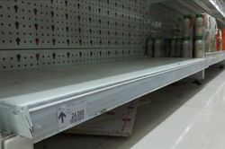 Hà Nội 'cháy' nước sạch đóng bình, loạn giá