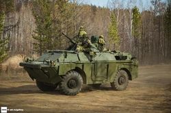 Thiết giáp BRDM-2M biểu diễn tính năng trước tùy viên quân sự Việt Nam tại Nga