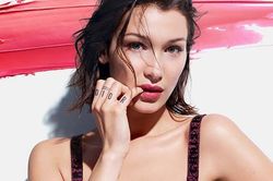 Bella Hadid dẫn đầu top 10 gương mặt đạt tỷ lệ vàng