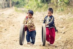Không phải đủ đầy, mà tình yêu thương đôi khi là thứ tạo nên tổ ấm