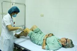 Điều trị thoái hóa khớp bằng phương pháp tiêm huyến tương giàu tiểu cầu