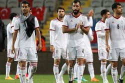 Báo UAE nhắc đội nhà 'tập trung' và 'giải quyết vấn đề hàng thủ' trước trận gặp Việt Nam