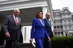 Ông Trump nổi cơn thịnh nộ, phe Dân chủ bỏ họp giữa chừng