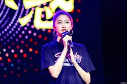 'Hai mươi bất hoặc' tung trailer: Quan Hiểu Đồng vào vai cô nàng 'lão nương đẹp nhất thiên hạ'