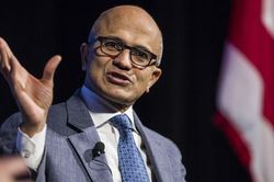 Kinh doanh tốt, Microsoft tăng thù lao 66% cho sếp lớn