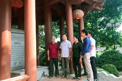 Về nơi in dấu chân Người
