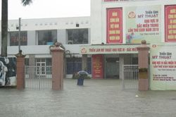 Thời tiết 17/10: Miền Trung tiếp tục mưa to, nhiều nơi có thể ngập úng