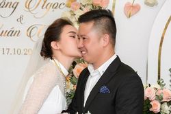 Giang Hồng Ngọc rạng rỡ trong ngày ăn hỏi với chồng sắp cưới