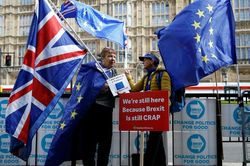 Anh, EU cùng đua nước rút về Brexit