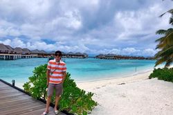 Nghệ sĩ Hoài Linh khoe ảnh du lịch ở Maldives