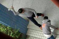 Bắt học sinh ăn rác và những hình phạt bị lên án