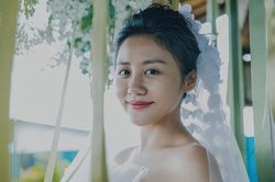 Văn Mai Hương khoe giấy đăng ký kết hôn, chú rể là Bùi Anh Tuấn?
