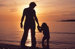 Nuôi tinh tinh như con người: Chuyện tình thê thảm của Lucy