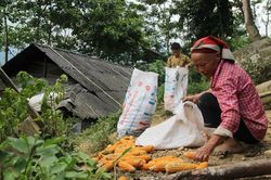 Cuộc trốn chạy khỏi những đỉnh núi - Bài 1: 'Nả ơi...'*