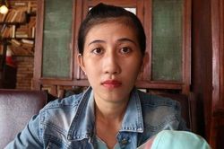 Tình cảnh khốn cùng của người vợ đang ngủ với chồng thì liên tục bị gọi 'đi khách'