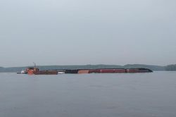 TP Hồ Chí Minh: Tàu chở container chìm trên sông Lòng Tàu