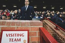Tin bóng đá MU 19/10: Allegri từ chối Everton để đến MU. Van Dijk không coi MU là 'ông lớn'