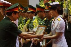 Bản lĩnh nữ quân y Việt