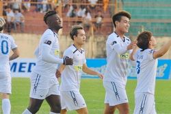 Vòng 25 V-League: Chạy trốn suất xuống hạng