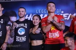 'Nam vương Boxing Việt' Trương Đình Hoàng so găng với tay đấm Hàn Quốc