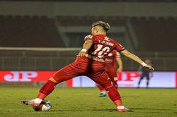 Phi Sơn giúp TPHCM quyết đấu Hà Nội
