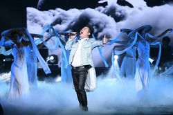 Cặp đôi Hà - Dương 'ám chỉ' Thanh Lam vẫn... 'chưa có chồng' trong concert 'Mây và em'