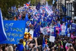 Thủ tướng Anh gửi thư đề nghị EU gia hạn Brexit