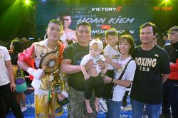 Trương Đình Hoàng đoạt đai WBA Đông Á