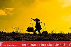 Dáng mẹ trong chiều