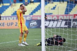 HLV Thanh Hóa nói gì khi bất ngờ còn cơ hội ở lại với V-League?