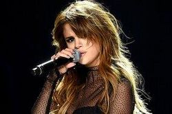 Selena Gomez đã trở lại: Nhan sắc đỉnh cao, nhạc sẽ ma mị giống Billie Eilish?