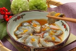 Cách ăn sống đỉa biển trứ danh của người Hàn Quốc